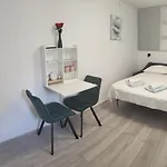 Apartment N&N With Free Private Parking
